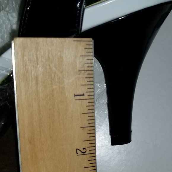 Beacon Reflections Blk/Red/White Pump - Picture 7 of 8